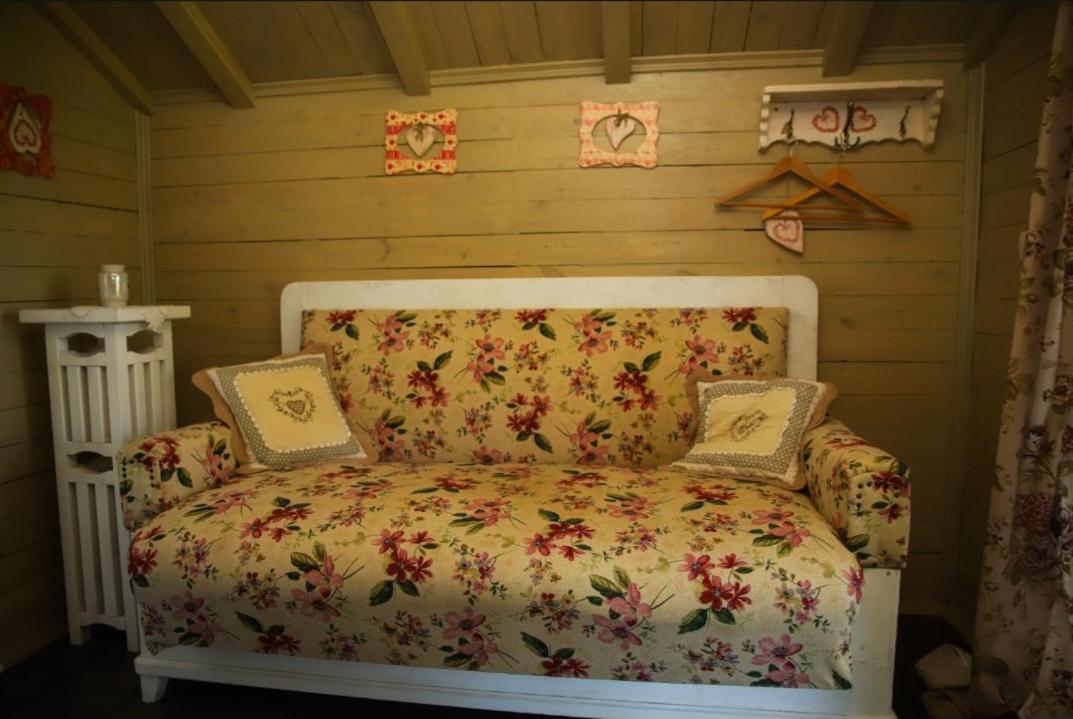 Pastoral Glamping Hotel Velikiy Les ภายนอก รูปภาพ